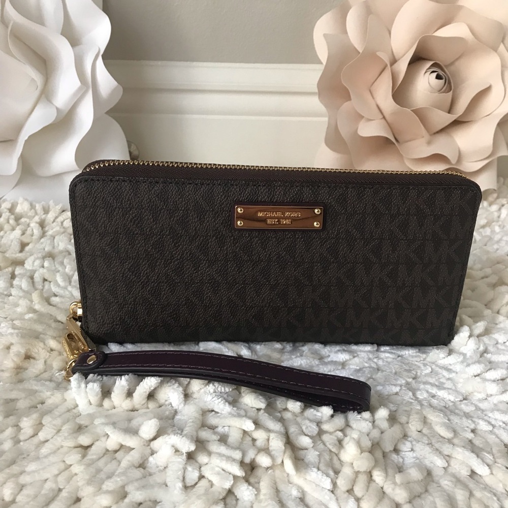 Michael Kors Signature Jet Set Travel Browndasom